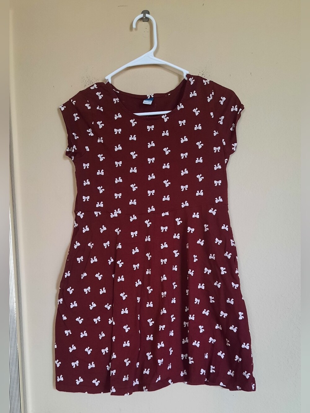 Old Navy Girls Maroon Short Sleeve Dress with White Bow Print